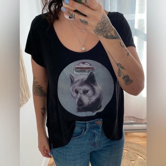 Black wolf RVCA relaxed fit t-shirt with large round neckline - Picture 4 of 4